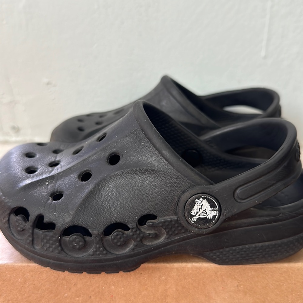 Crocs size 9